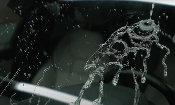 Нанесение антидождя